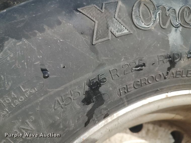 image for item MM9947 2007 International 9400  semi truck