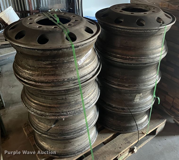 image for item MN9523 (8) 22.5" aluminum wheels