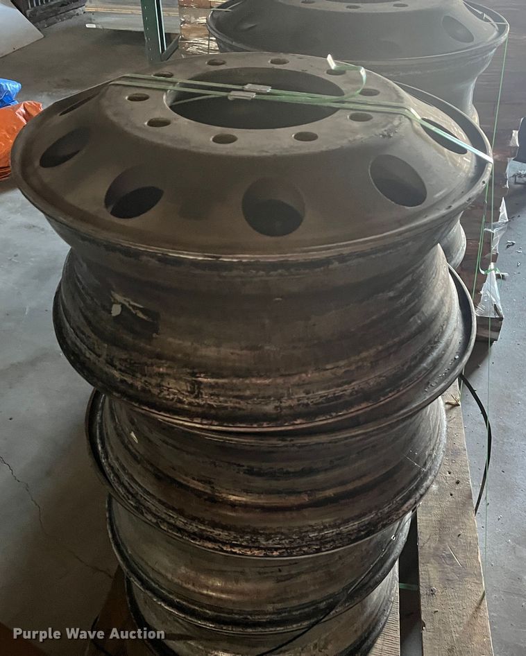 image for item MN9523 (8) 22.5" aluminum wheels