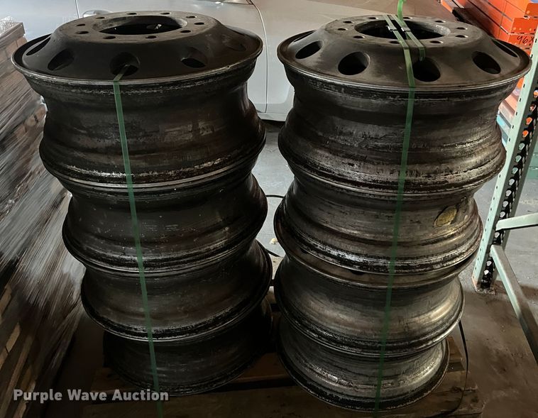 image for item MN9523 (8) 22.5" aluminum wheels