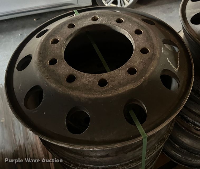 image for item MN9523 (8) 22.5" aluminum wheels