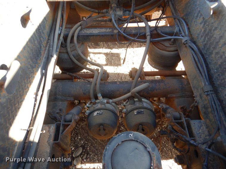 image for item MP9015 2001 Miller car carrier