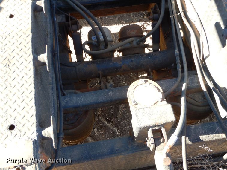 image for item MP9015 2001 Miller car carrier