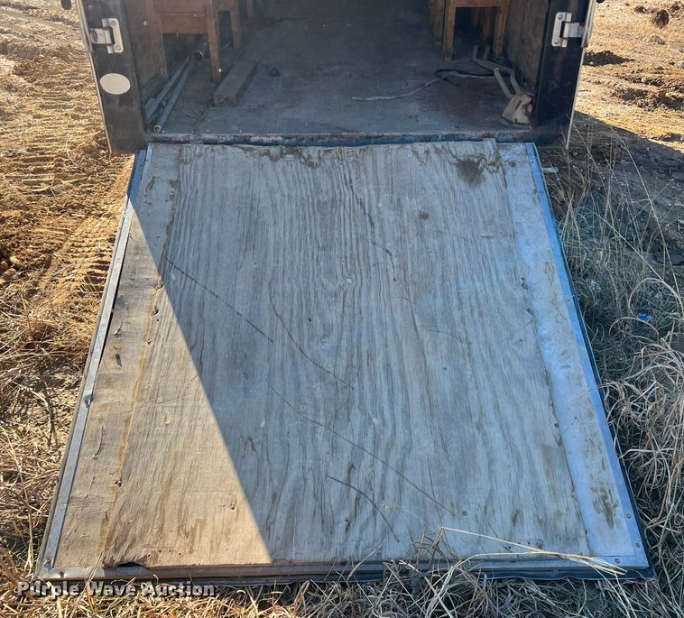 image for item DD3581 2003 Lone Star  enclosed cargo trailer