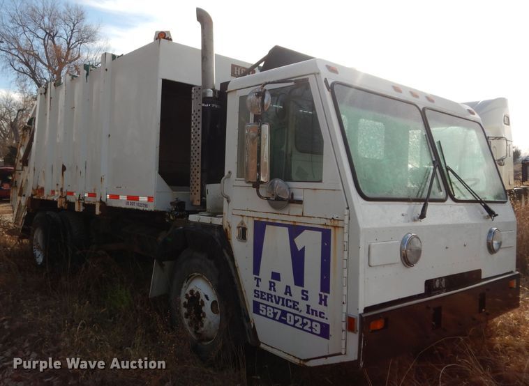 image for item DH3818 1999 Crane Carrier  refuse truck