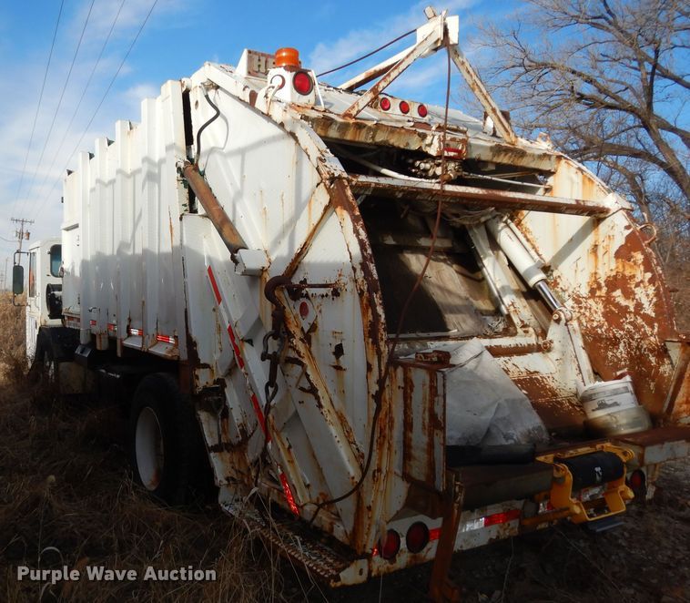 image for item DH3818 1999 Crane Carrier  refuse truck