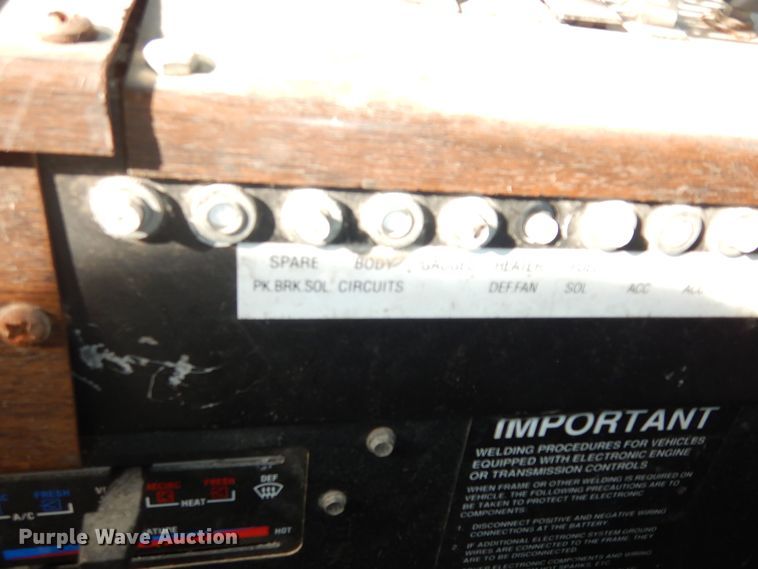 image for item DH3818 1999 Crane Carrier  refuse truck