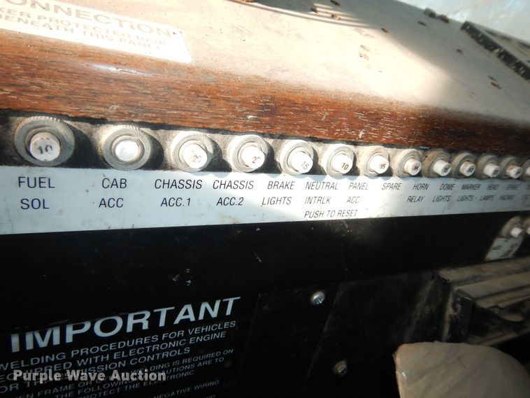 image for item DH3818 1999 Crane Carrier  refuse truck