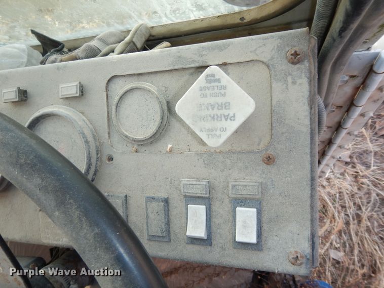 image for item DH3818 1999 Crane Carrier  refuse truck