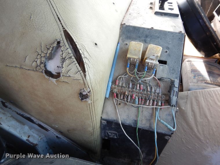 image for item DH3818 1999 Crane Carrier  refuse truck