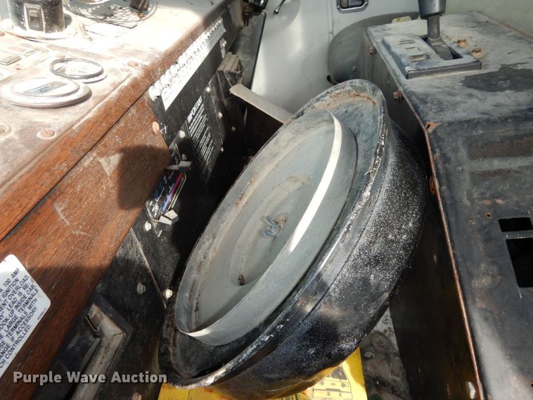 image for item DH3818 1999 Crane Carrier  refuse truck