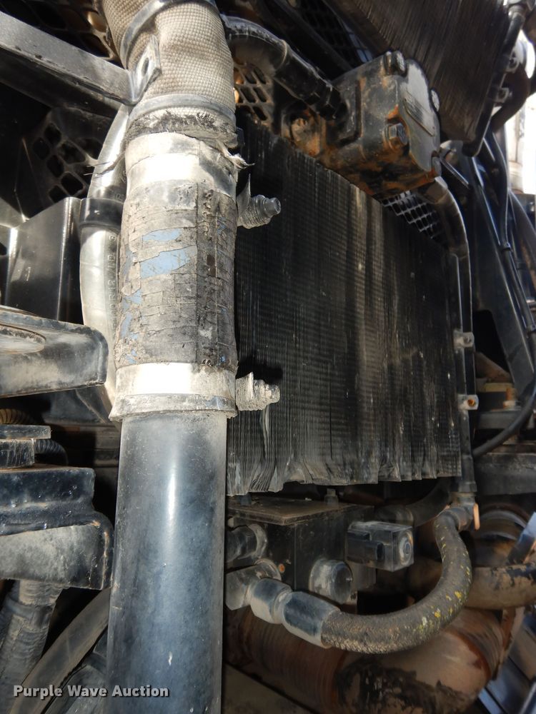 image for item DH3818 1999 Crane Carrier  refuse truck