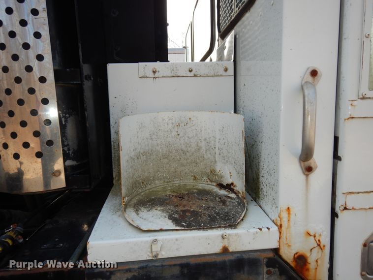 image for item DH3818 1999 Crane Carrier  refuse truck