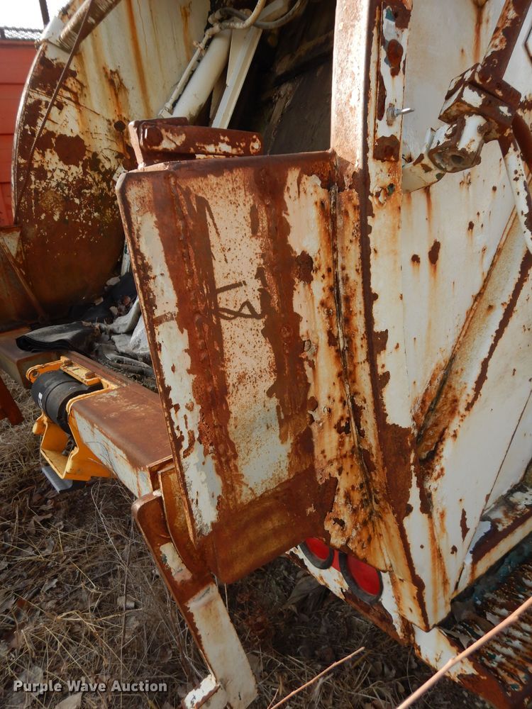 image for item DH3818 1999 Crane Carrier  refuse truck