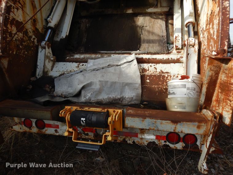 image for item DH3818 1999 Crane Carrier  refuse truck