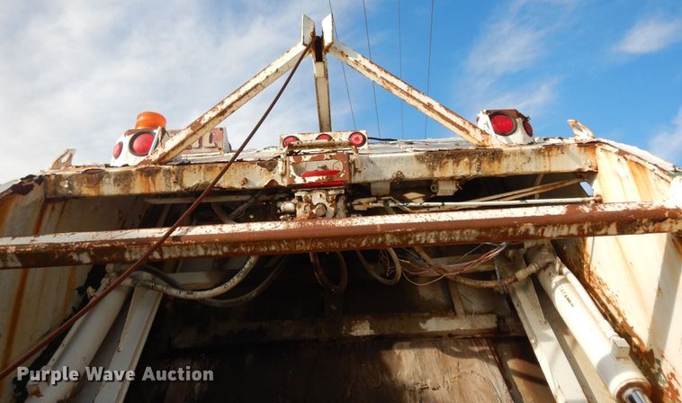 image for item DH3818 1999 Crane Carrier  refuse truck