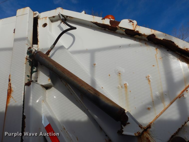 image for item DH3818 1999 Crane Carrier  refuse truck