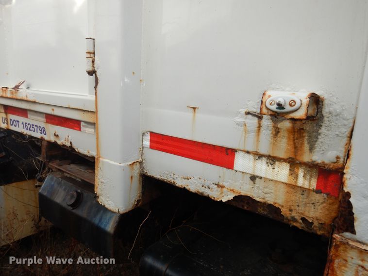 image for item DH3818 1999 Crane Carrier  refuse truck