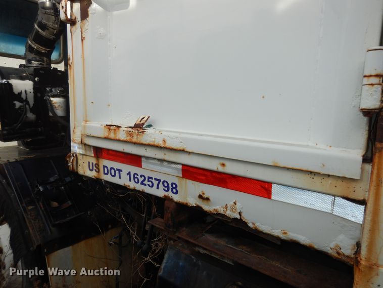 image for item DH3818 1999 Crane Carrier  refuse truck