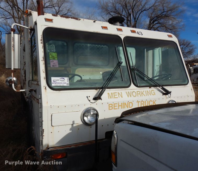 image for item DH3819 1997 Crane Carrier  refuse truck