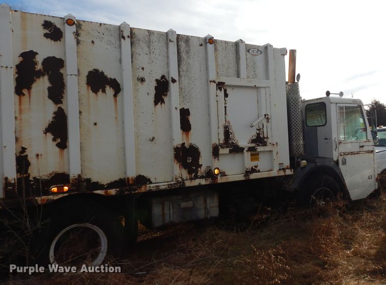 image for item DH3819 1997 Crane Carrier  refuse truck