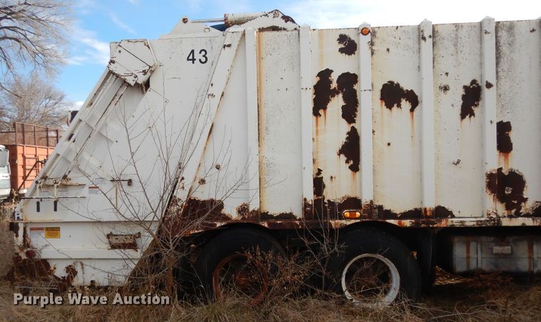 image for item DH3819 1997 Crane Carrier  refuse truck
