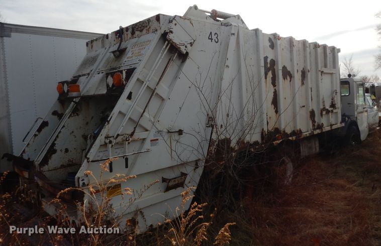 image for item DH3819 1997 Crane Carrier  refuse truck