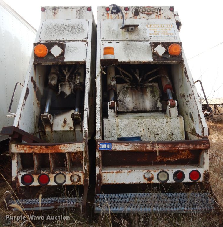 image for item DH3819 1997 Crane Carrier  refuse truck