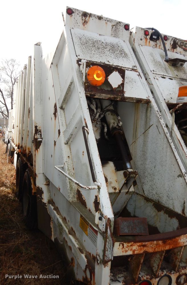 image for item DH3819 1997 Crane Carrier  refuse truck