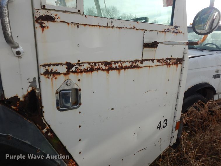 image for item DH3819 1997 Crane Carrier  refuse truck