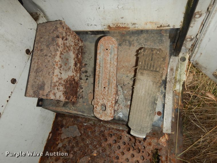 image for item DH3819 1997 Crane Carrier  refuse truck