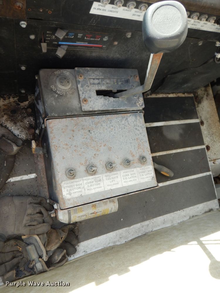 image for item DH3819 1997 Crane Carrier  refuse truck