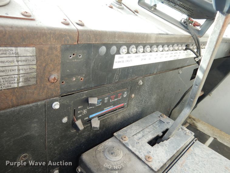 image for item DH3819 1997 Crane Carrier  refuse truck