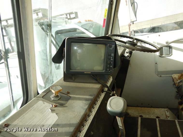 image for item DH3819 1997 Crane Carrier  refuse truck