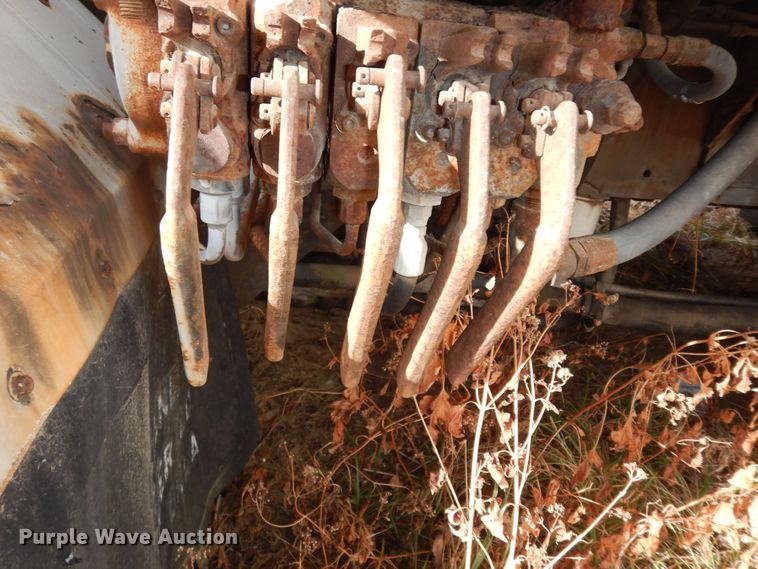 image for item DH3819 1997 Crane Carrier  refuse truck