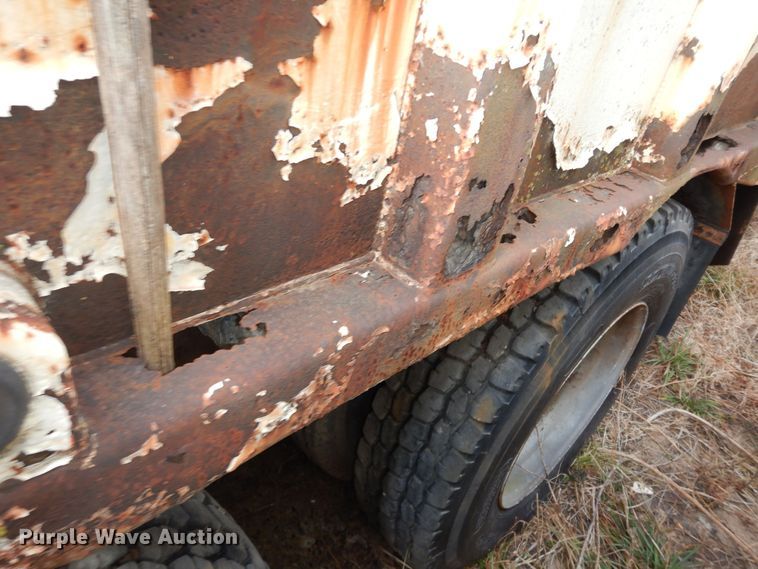 image for item DH3819 1997 Crane Carrier  refuse truck