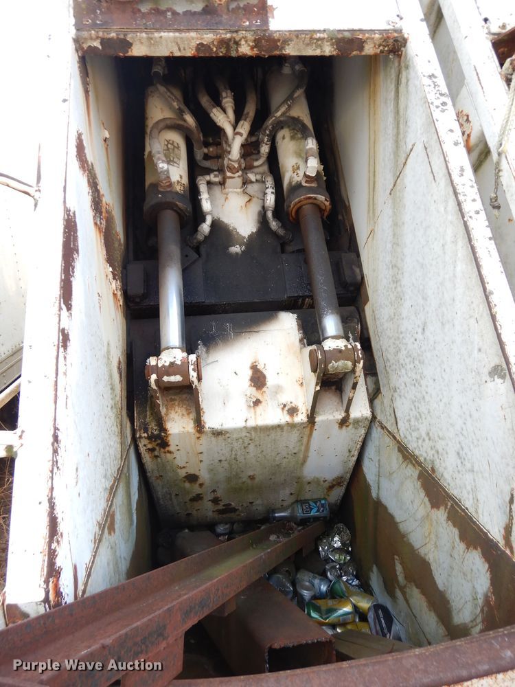 image for item DH3819 1997 Crane Carrier  refuse truck