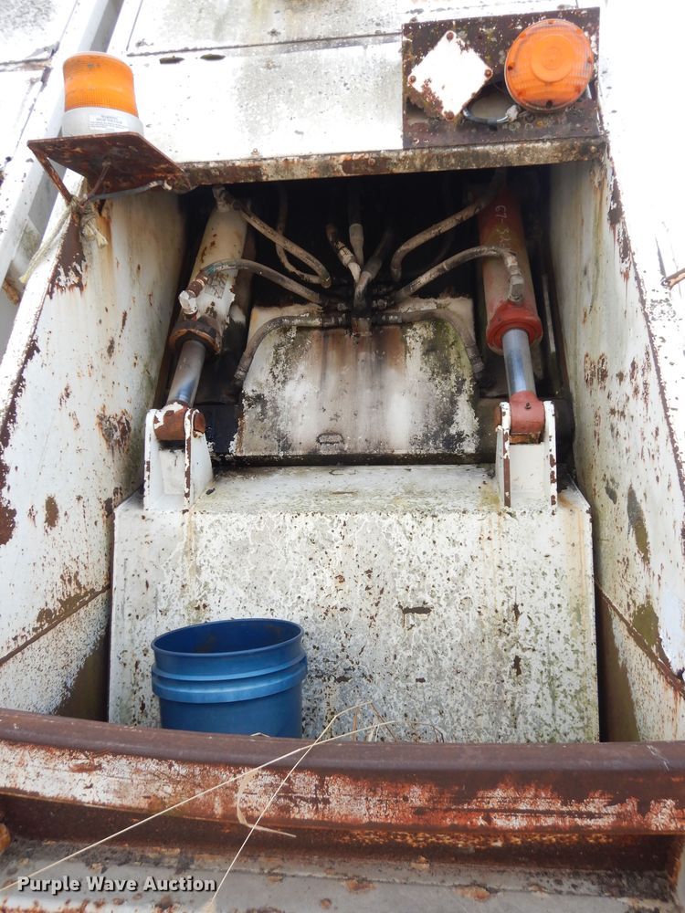 image for item DH3819 1997 Crane Carrier  refuse truck