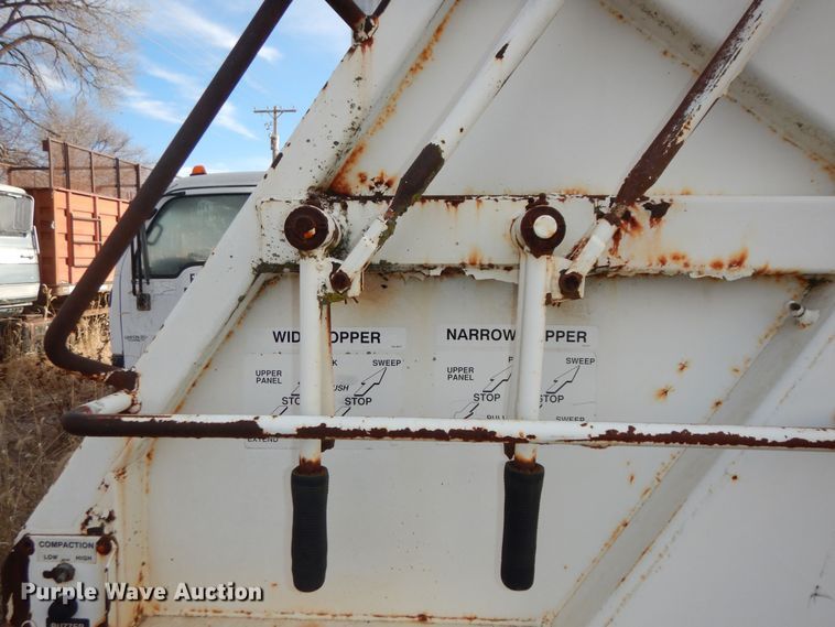 image for item DH3819 1997 Crane Carrier  refuse truck