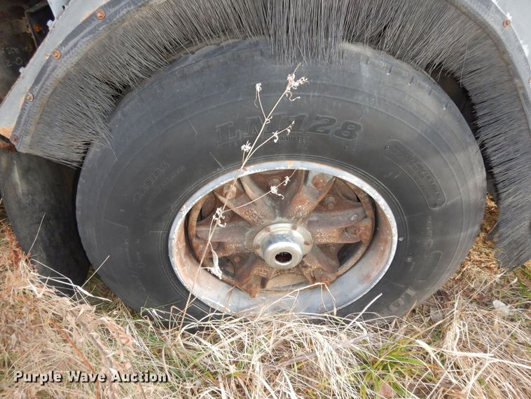 image for item DH3819 1997 Crane Carrier  refuse truck