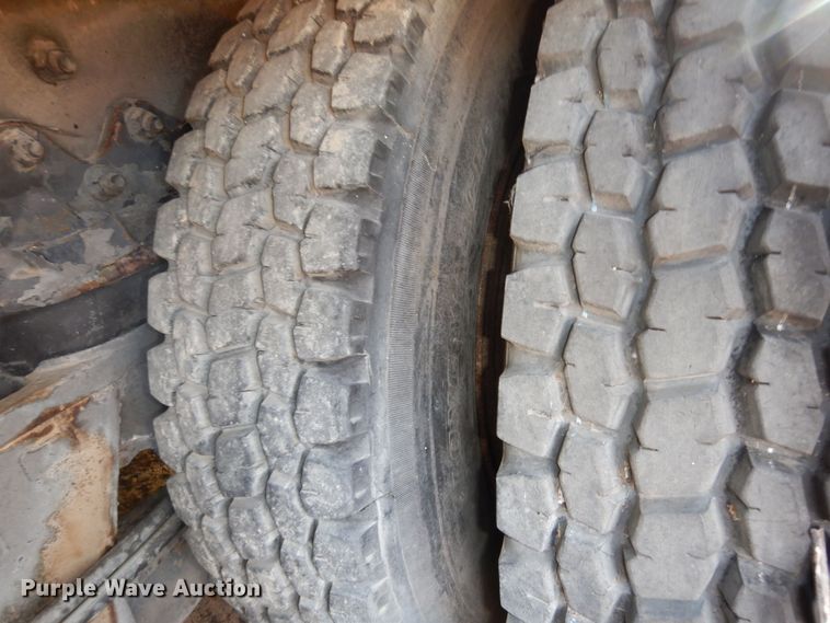 image for item DH3819 1997 Crane Carrier  refuse truck