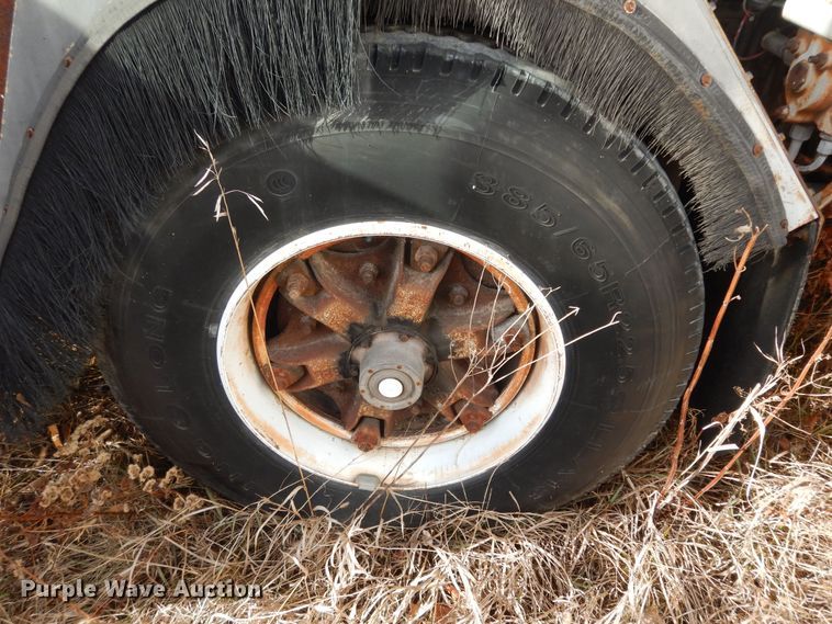 image for item DH3819 1997 Crane Carrier  refuse truck