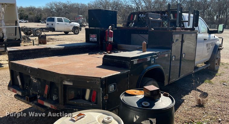 image for item DI8526 2014 Dodge Ram 5500HD  Crew Cab flatbed truck