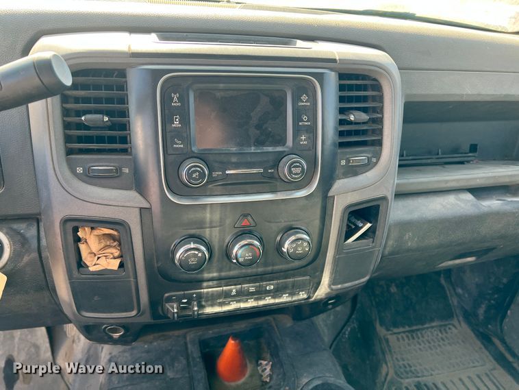 image for item DI8526 2014 Dodge Ram 5500HD  Crew Cab flatbed truck