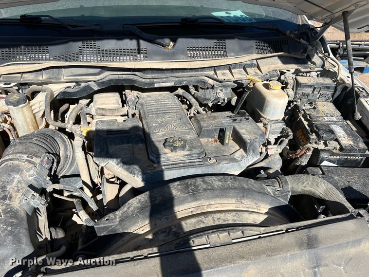 image for item DI8526 2014 Dodge Ram 5500HD  Crew Cab flatbed truck