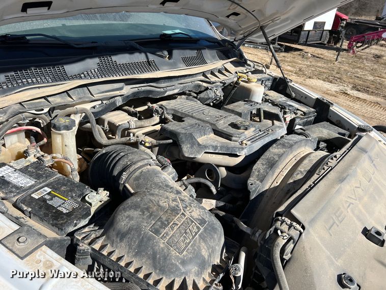 image for item DI8526 2014 Dodge Ram 5500HD  Crew Cab flatbed truck