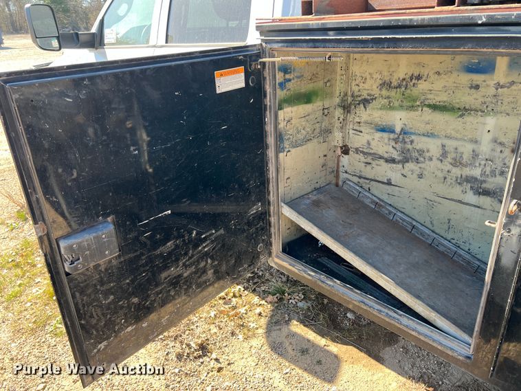 image for item DI8526 2014 Dodge Ram 5500HD  Crew Cab flatbed truck