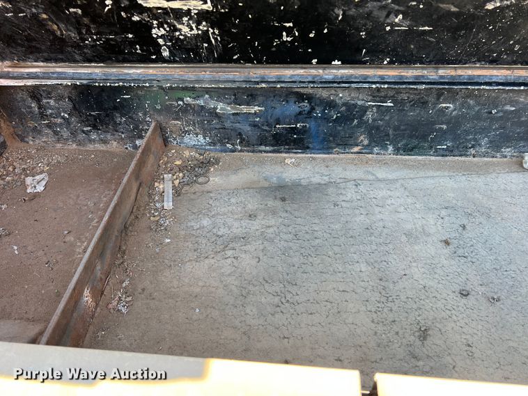 image for item DI8526 2014 Dodge Ram 5500HD  Crew Cab flatbed truck