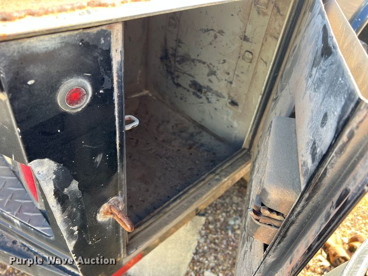 image for item DI8526 2014 Dodge Ram 5500HD  Crew Cab flatbed truck