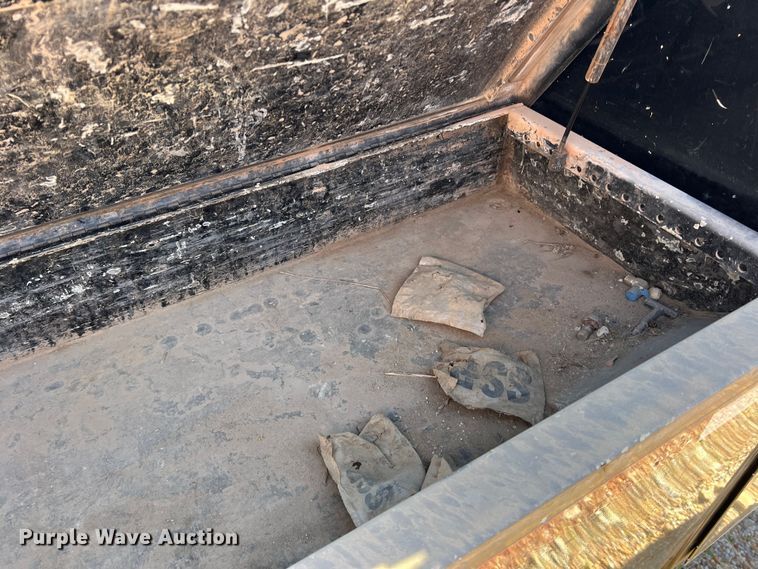 image for item DI8526 2014 Dodge Ram 5500HD  Crew Cab flatbed truck